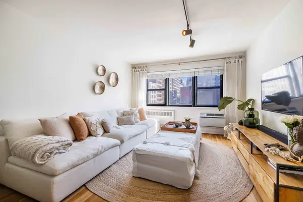 140 7th Avenue #5G, Manhattan, NY 10011