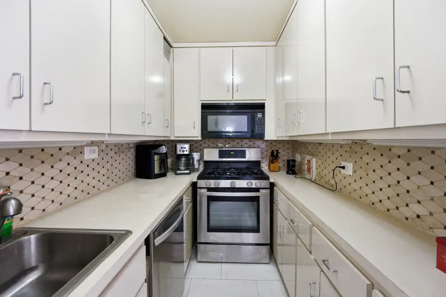 300 E 33rd Street #6N, Manhattan, NY 10016 - #3