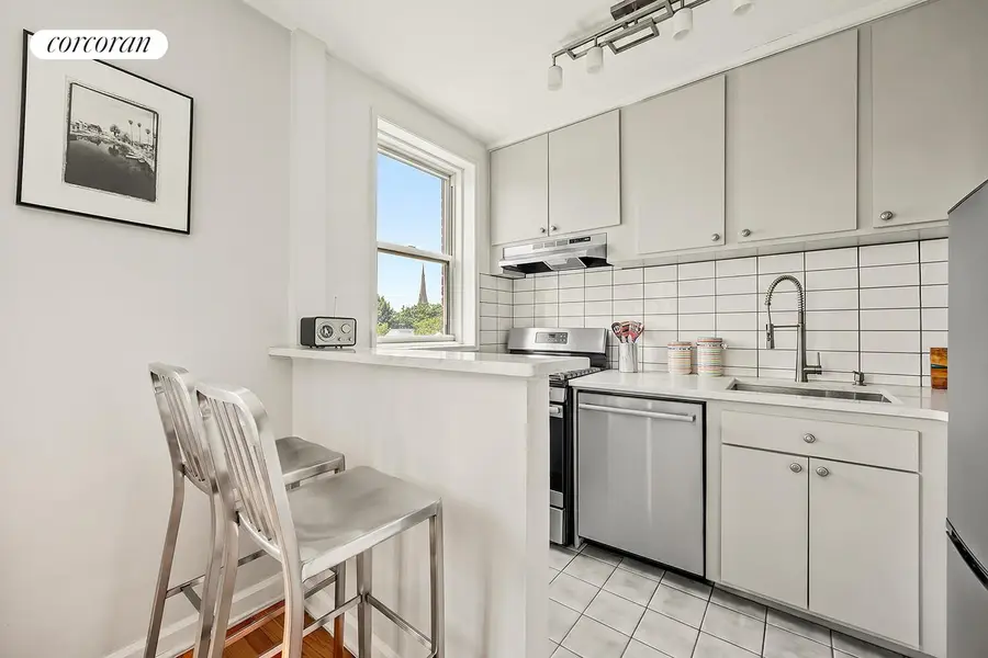 220 Berkeley Place #5J, Brooklyn, NY 11217 - #3