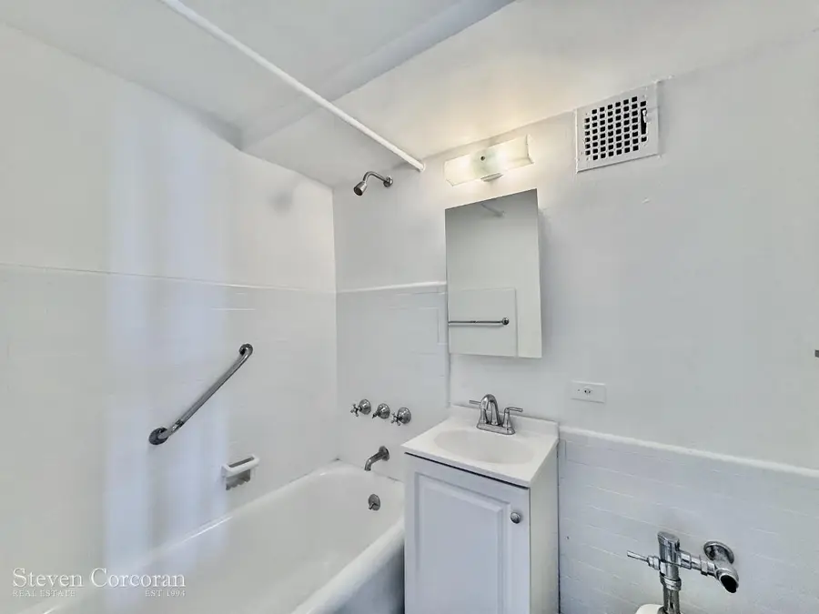 5 Tudor City Place #529, Manhattan, NY 10017 - #3