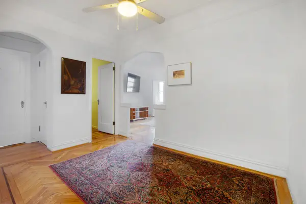 687 W 204th Street #6D, Manhattan, NY 10034