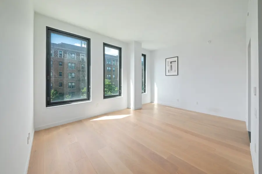 21-21 31st Street #3H, Astoria, NY 11105 - #2
