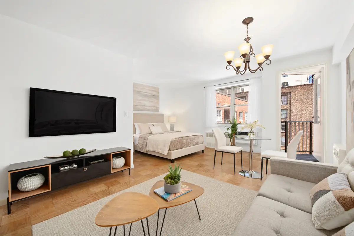 170 W 23rd Street #6Y, Manhattan, NY 10011 - #1