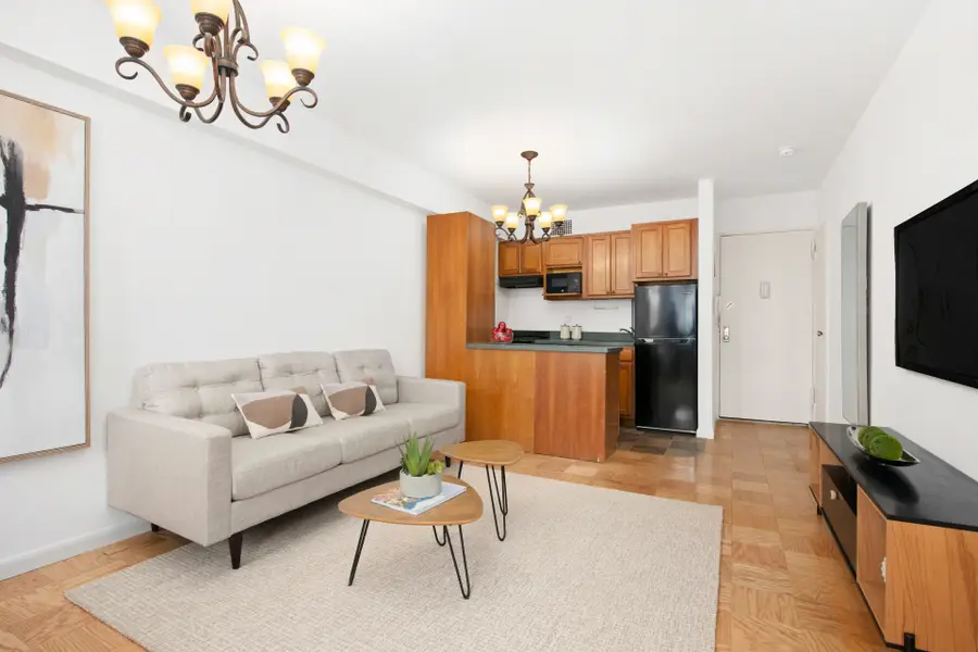 170 W 23rd Street #6Y, Manhattan, NY 10011 - #3
