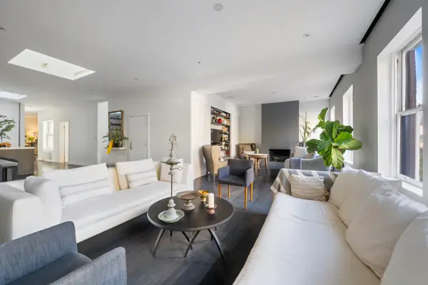 12 W 10th Street #4, Manhattan, NY 10011