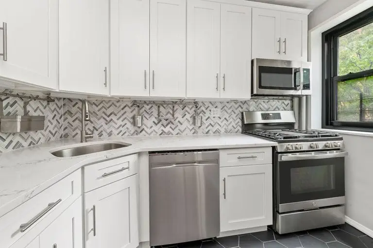 201 Clinton Avenue #7h, Brooklyn, NY 11205 - #1