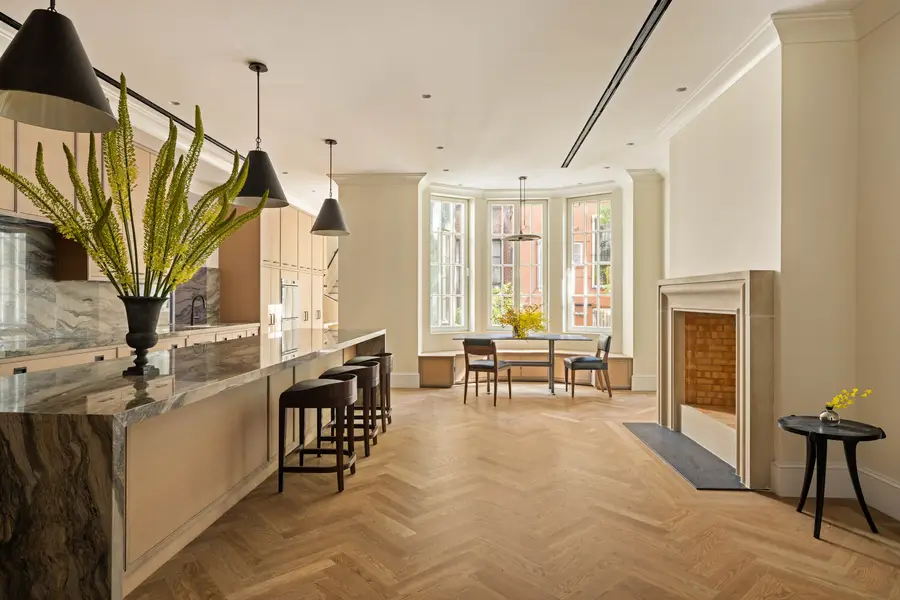 5 E 63rd Street, New York, NY 10065 - #3
