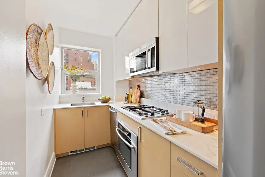 211 E 51st Street #9F, New York, NY 10022 - #3
