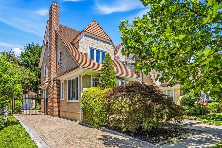 69-37 Fleet Street, Forest Hills, NY 11375 - #2