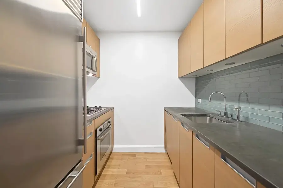 310 W 52nd Street #5A, New York, NY 10019 - #3