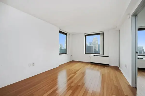 100 W 39th Street #42E, Manhattan, NY 10018