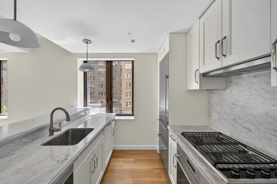 225 E 19th Street #402, Manhattan, NY 10003 - #3