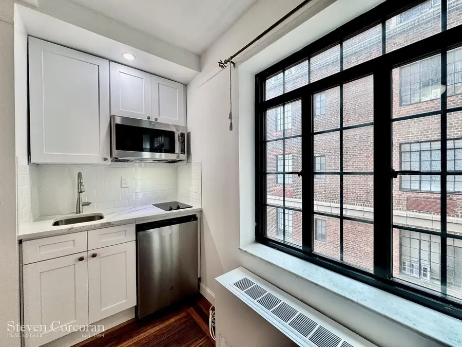 25 Tudor City Place #1910, Manhattan, NY 10017 - #2