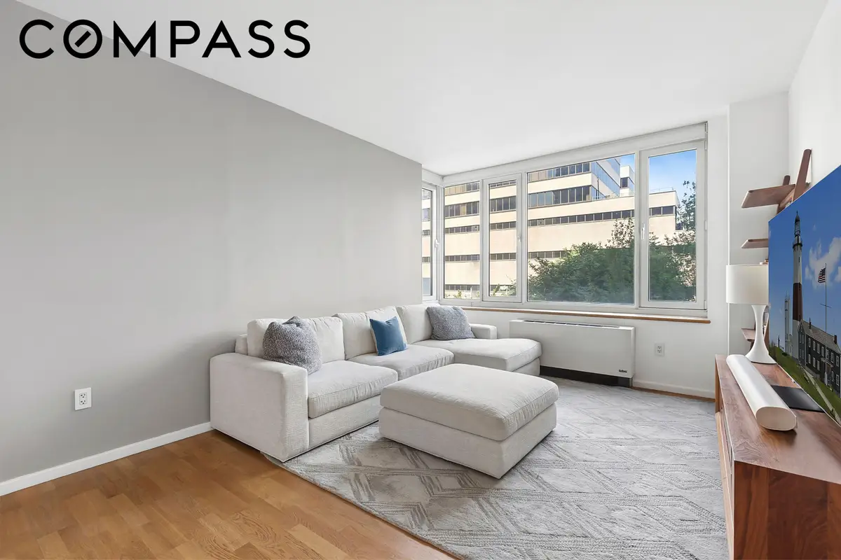 635 W 42nd Street #4B, Manhattan, NY 10036 - #1