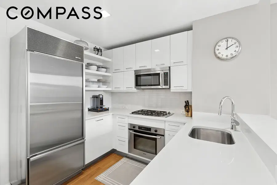635 W 42nd Street #4B, Manhattan, NY 10036 - #3