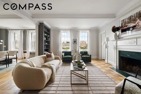 32 Washington Square W #11E, Manhattan, NY 10011