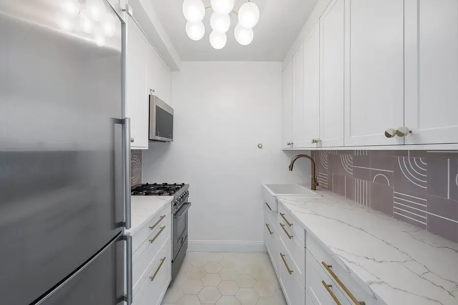 30 W 60th Street #8-S, Manhattan, NY 10023 - #3