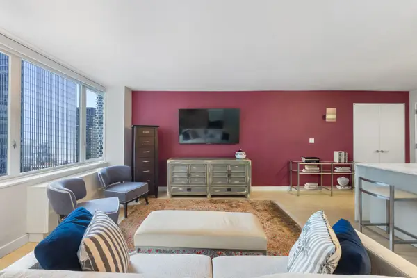 322 W 57th Street #32Q, Manhattan, NY 10019