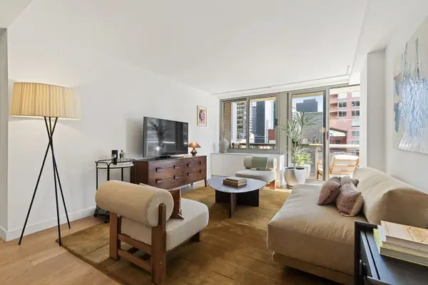 234 E 46th Street #1004, Manhattan, NY 10017