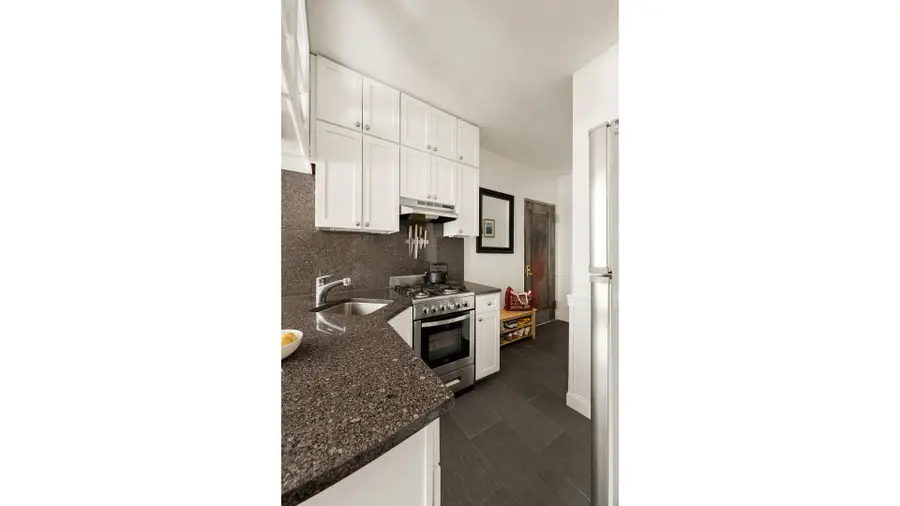 333 W 21st Street #1FE, Manhattan, NY 10011 - #3