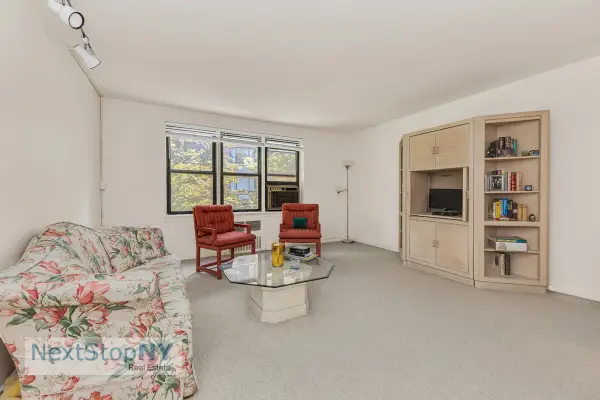 337 E 50th Street #3C, Manhattan, NY 10022