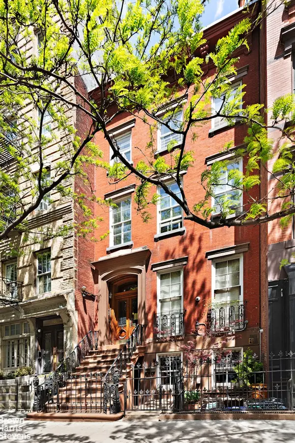 239 W 13th Street, Manhattan, NY 10011