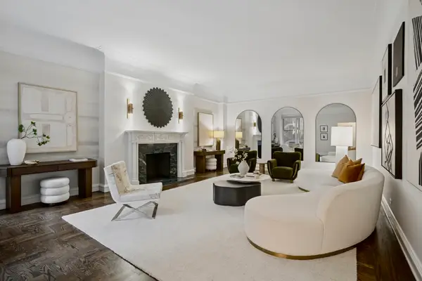 180 W 58th Street #3C, Manhattan, NY 10019