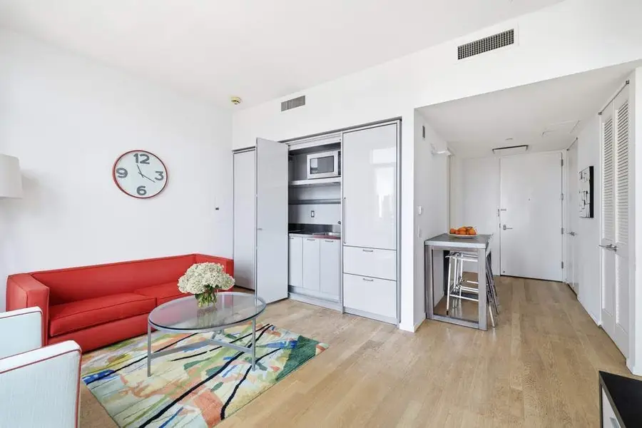 18 W 48th Street #31D, Manhattan, NY 10036 - #2