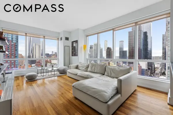 350 W 42nd Street #20L, Manhattan, NY 10036