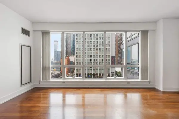 350 W 42nd Street #10M, Manhattan, NY 10036