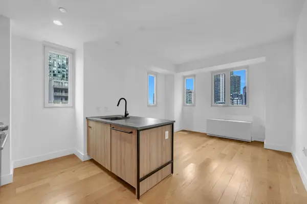 42-02 Crescent Street #12C, Queens, NY 11101