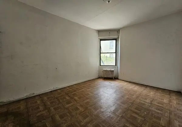 21-15 33rd Street #2-C, Queens, NY 11105