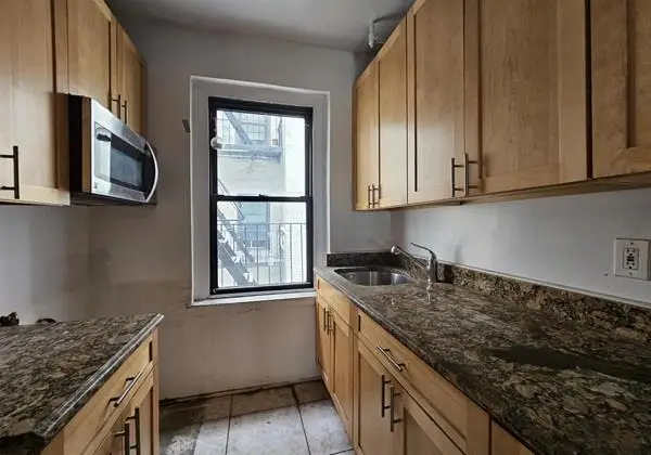 21-27 33rd Street #3-A, Astoria, NY 11105 - #2