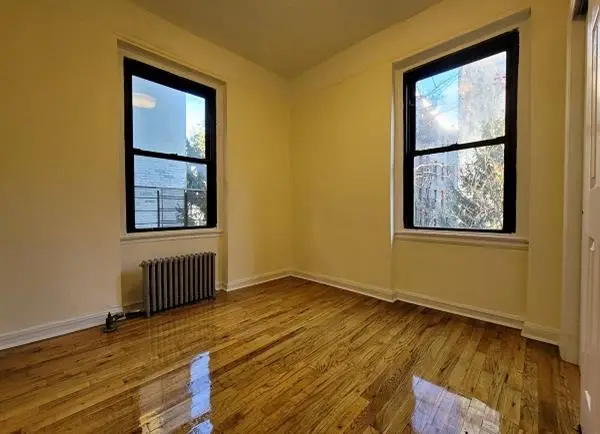 21-27 33rd Street #3-A, Astoria, NY 11105 - #3