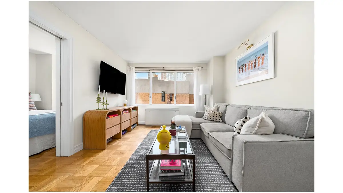 201 E 25th Street #6K, Manhattan, NY 10010 - #1