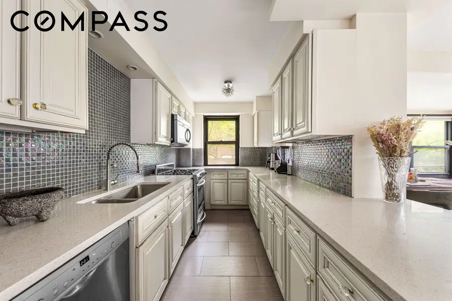 208 E Broadway #J106, New York, NY 10002 - #3