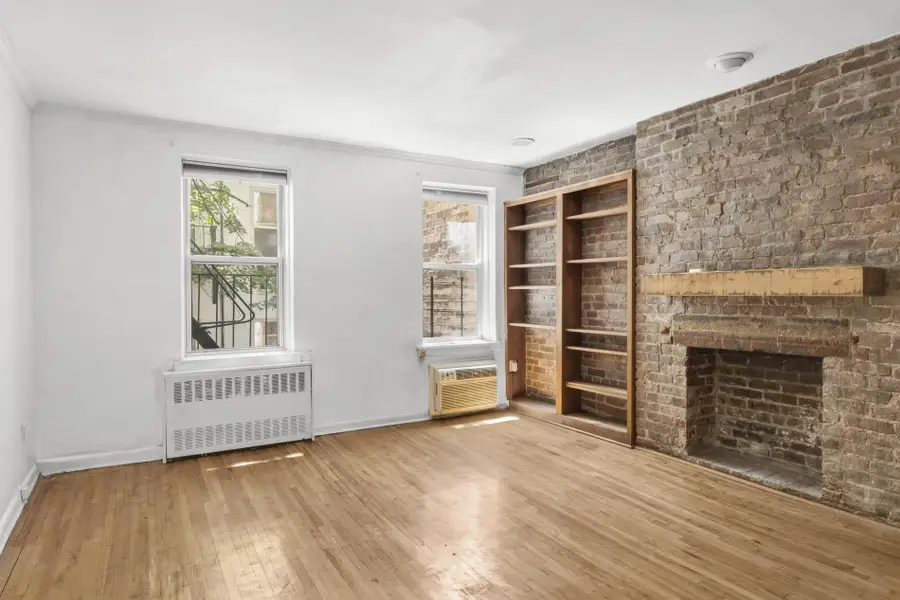 323 E 21st Street #M-4, New York, NY 10010 - #2