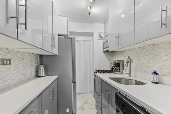 225 Adams Street #8H, Brooklyn, NY 11201