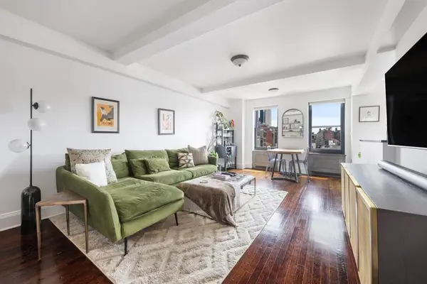300 W 23rd Street #8G, Manhattan, NY 10011