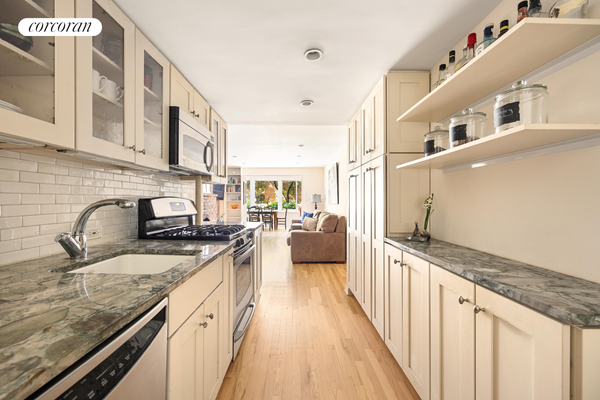 252 W 21st Street #GARDEN, Manhattan, NY 10011
