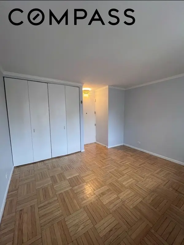 236 E 47th Street #28D, Manhattan, NY 10017
