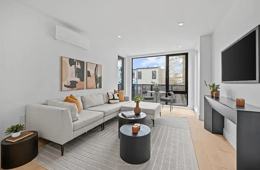 107 Schaefer Street #3B, Brooklyn, NY 11207 - #2