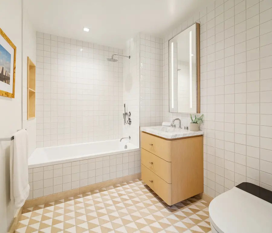 24-01 Queens Plaza N #403, Queens, NY 11101 - #3