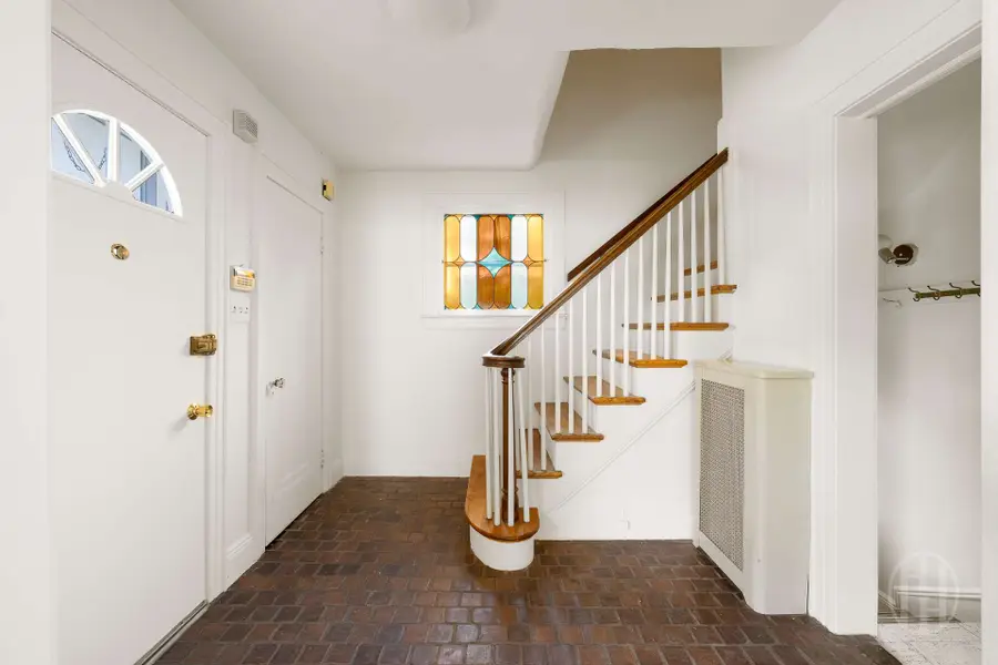 12 Carolina Road, Queens, NY 11362-1028 - #3