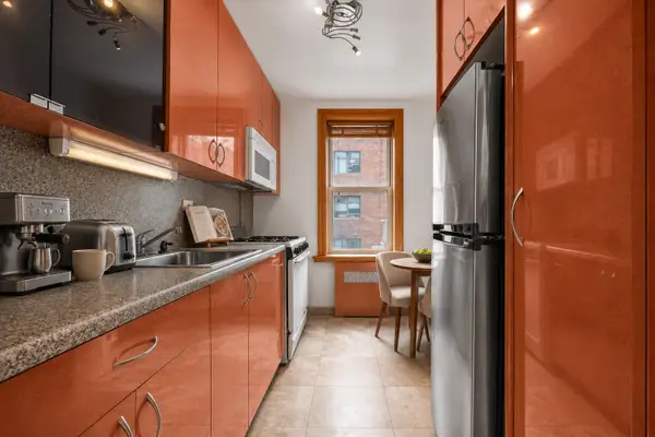 759 E 10th Street #4A, Brooklyn, NY 11230