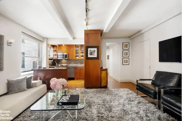 325 W 45th Street #916, Manhattan, NY 10036