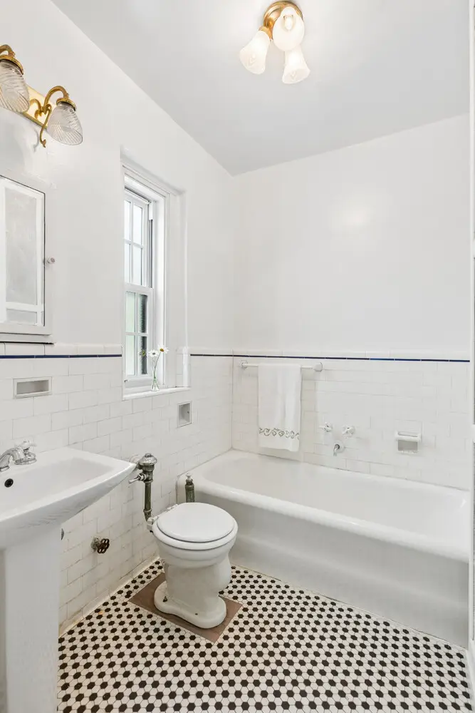 525 W 238th Street #10, Bronx, NY 10463 - #3