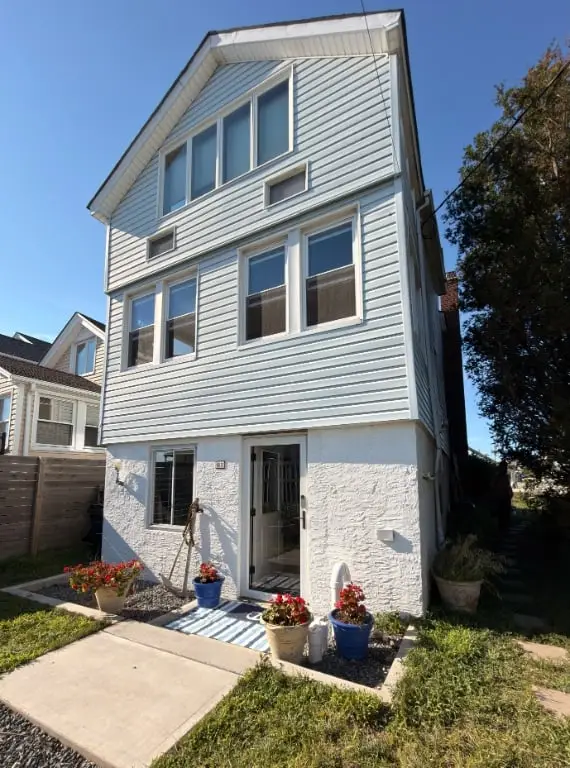 61 W 16th Road, Queens, NY 11693