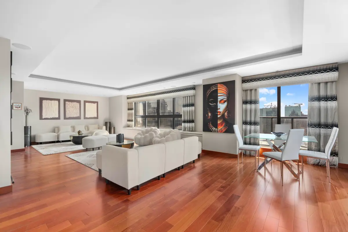 100 United Nations Plaza #PH50B, Manhattan, NY 10017 - #1