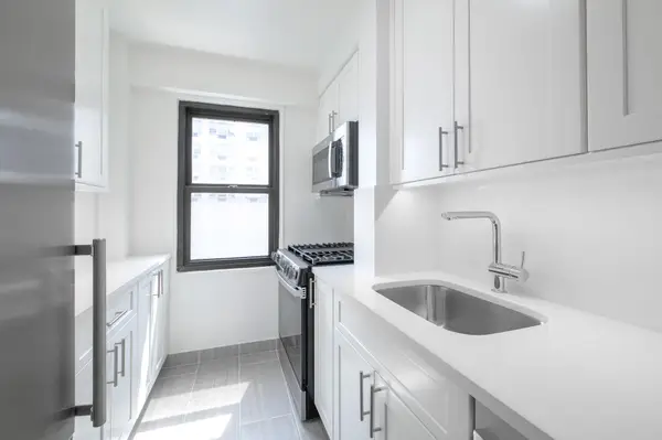 240 E 76th Street #8-J, Manhattan, NY 10021